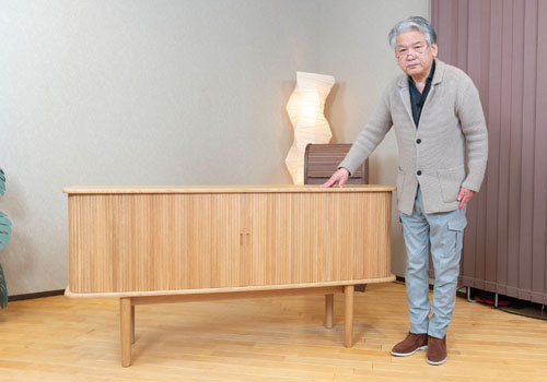 E񖇂̊ݔAʂwʂւƔTCh{[hłB
񂲏ЉĂ{[h́AI[NCށB
TCÝACh1800mmAs450mmA900mmB
Ch́Aق1600mm2000mm܂B