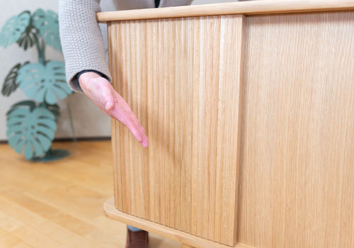 ݔ̊J͂ƂĂX[YBǯE݂ɎĊJƁA͔wʂւƊ܂Ă܂B