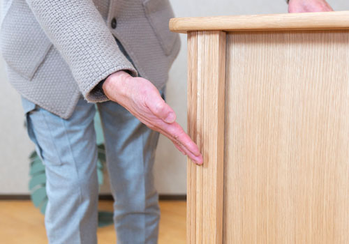 Ԏd؂ƂĂg悤ɔwʂdグĂ܂B
܂Awʂ͒ʏ˔dグłAIvVŊݔ̂悤Ȕwʂɂ邱Ƃł܂