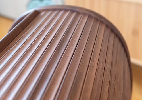 ݔ\ʂ̉ʂɂ藧̊ẢAeŔ\Ă܂B